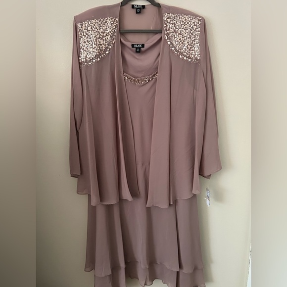 NWT 2 PC Women’s Rose Pink Formal Flowy Tiered Plus Dress and Jacket 24W 3X - Picture 2 of 16